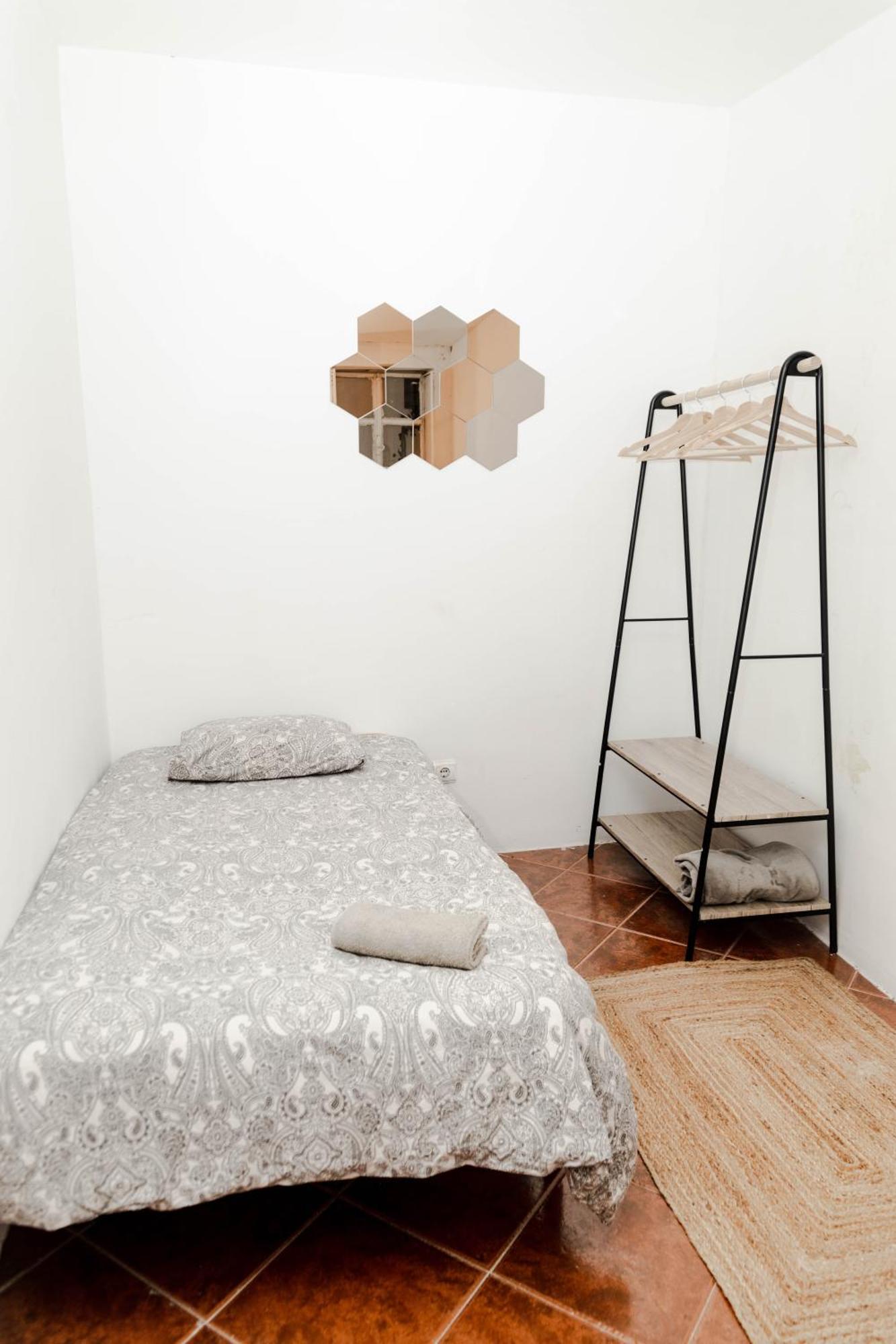 Shared Apartment With Bright Private Patio In Lisboa Ngoại thất bức ảnh